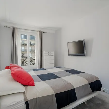 4 Bedroom Avenue Kléber Parigi