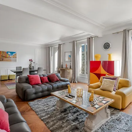 4 Bedroom Avenue Kléber Appartamento