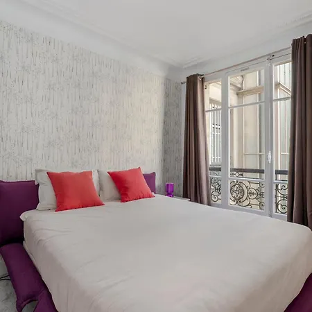 4 Bedroom Avenue Kléber Appartamento *