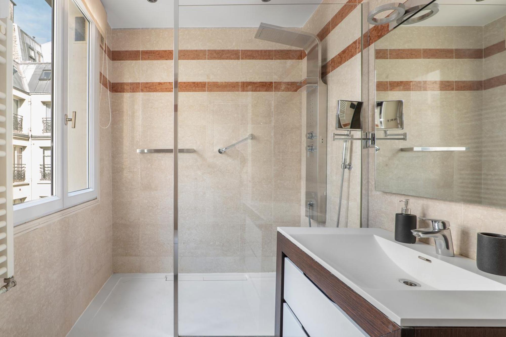 4 Bedroom Avenue Kleber Appartamento Parigi